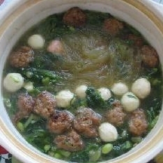 砂鍋菠菜丸子粉絲湯