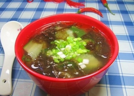 清香晚餐黃瓜片紫菜湯