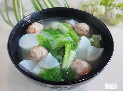 肉丸青菜蘿蔔湯