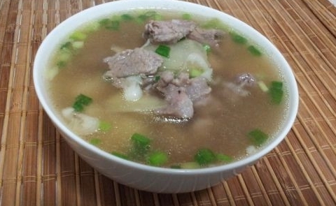 雪梨煮瘦肉湯