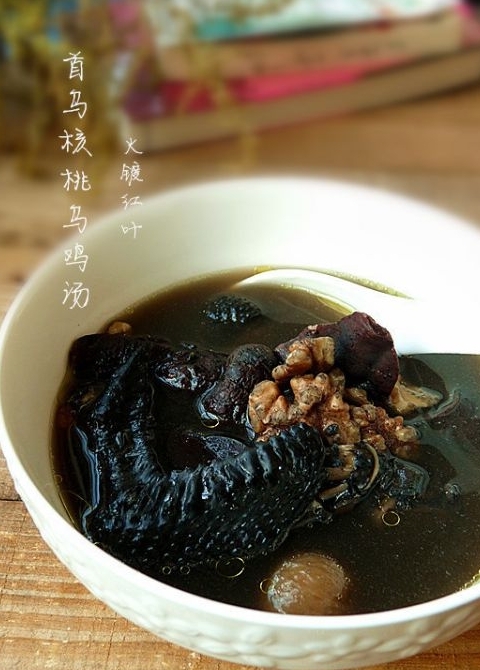 首烏核桃烏雞湯