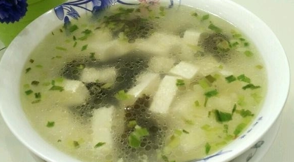 木耳豆腐湯