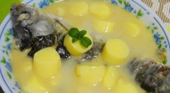 玉子豆腐鯽魚湯