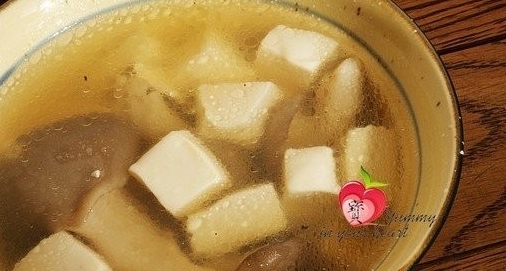 平菇豆腐湯