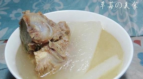 白蘿蔔豬骨湯