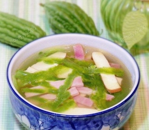 鹹肉豆乾苦瓜湯