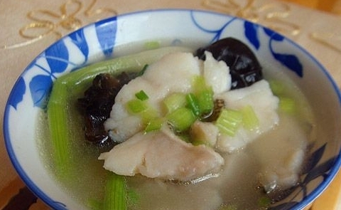 黑木耳魚片湯