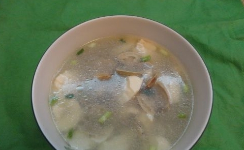 內酯豆腐花蛤湯