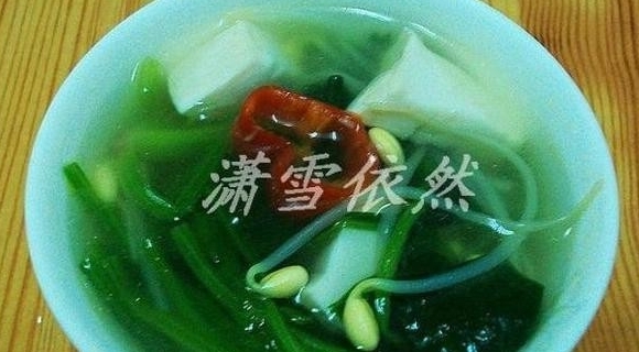 菠菜豆芽湯