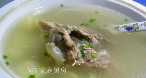 土豆筒骨湯