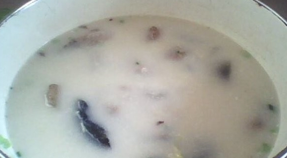 財魚皮蛋湯