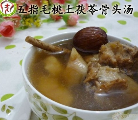 五指毛桃土茯苓豬骨湯