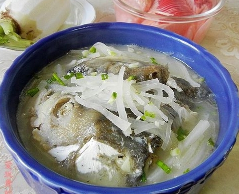 青魚頭蘿蔔絲湯