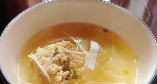 香菜金針菇丸子湯