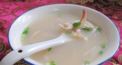 墨魚肚片湯