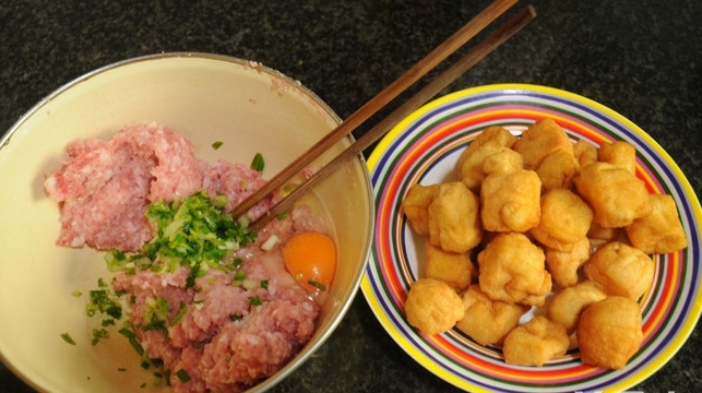 春節年夜飯菜譜：油豆腐塞肉