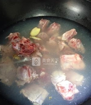 排骨黃豆湯