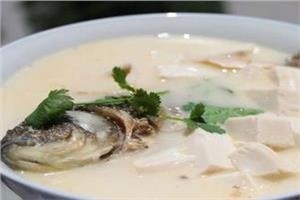 鯽魚砂鍋火鍋