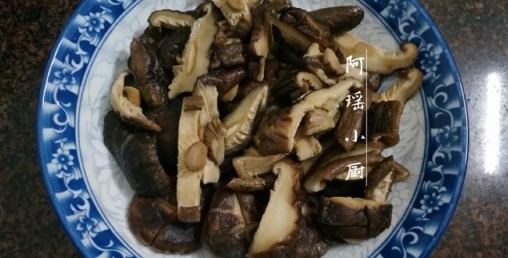 愛吃雞肉的要收藏，簡單一做，雞肉嫩滑，原汁原味，一頓1隻雞！