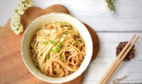 【夏季美食】蔥油拌麵食譜